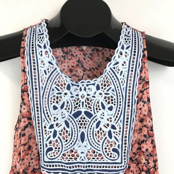 Coco + Jaimeson Floral Peplum Tank Women’s Small Embroidered Scoop Neck Keyhole - Picture 2 of 8